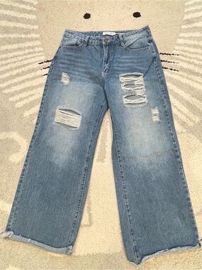 Distressed Wide-Leg Women's Jeans in Light Blue
